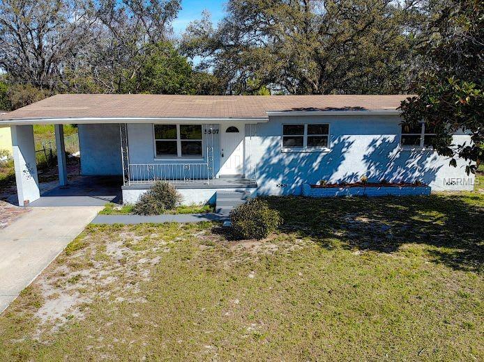 Property Photo:  5507 Riordan Way  FL 32808 