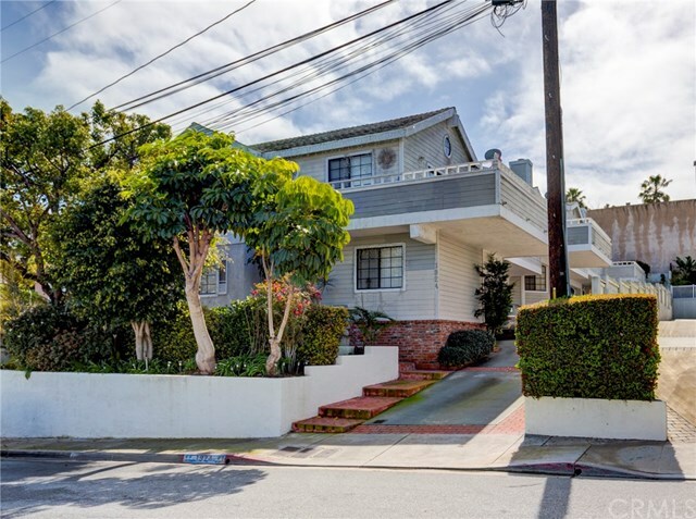 Property Photo:  1924 Mathews Avenue C  CA 90278 