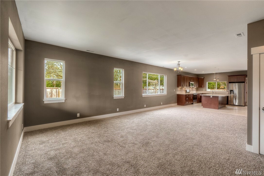 Property Photo: 16619 34th Ave E WA 98446