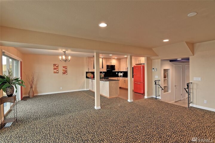 Property Photo:  217 5th Ave N 2  WA 98020 