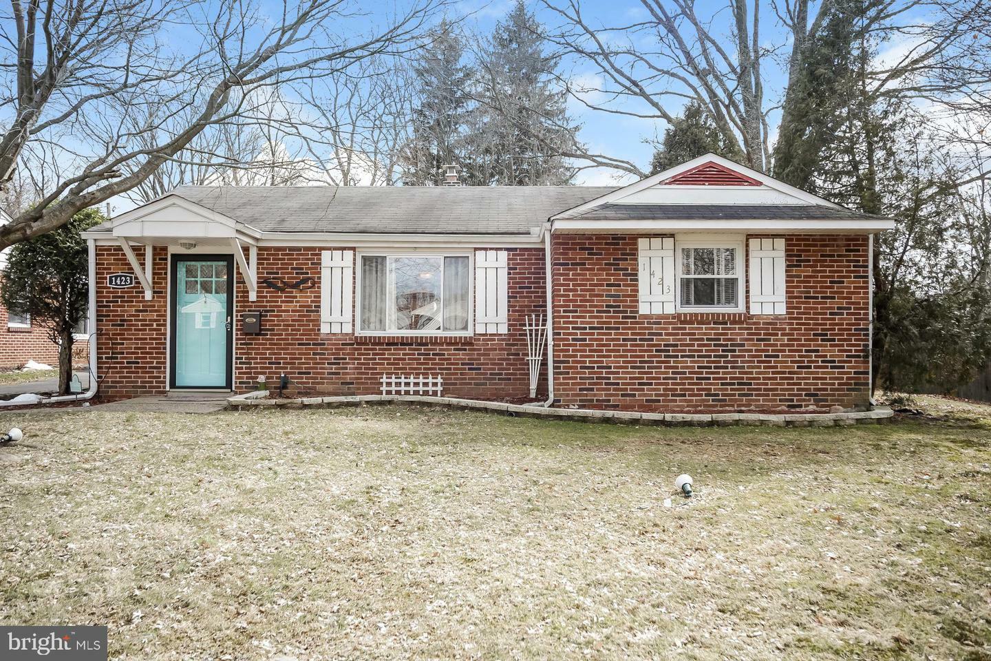 Property Photo:  1423 Reservoir Avenue  PA 19001 