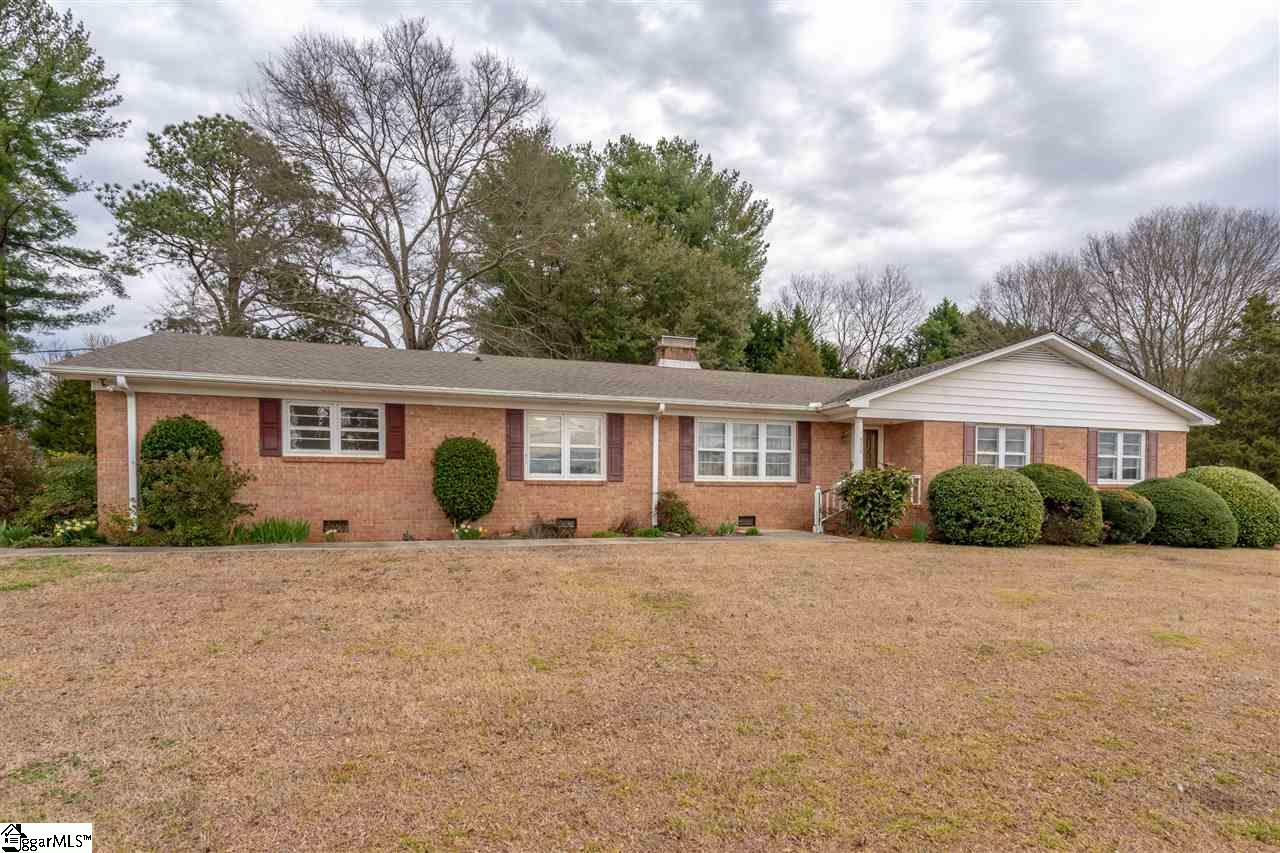 Property Photo: 511 Piedmont Golf Course Road SC 29673