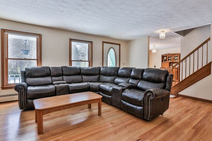 Property Photo:  123 Spruce Lane  NH 03032 