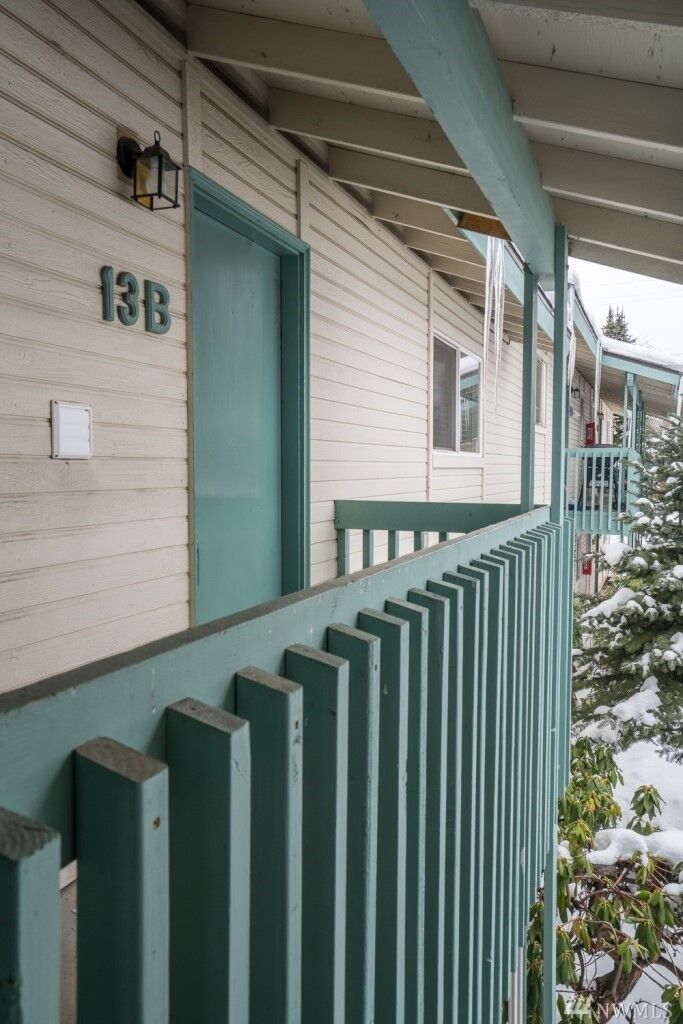 Property Photo:  1313 Washington St 13B  WA 98801