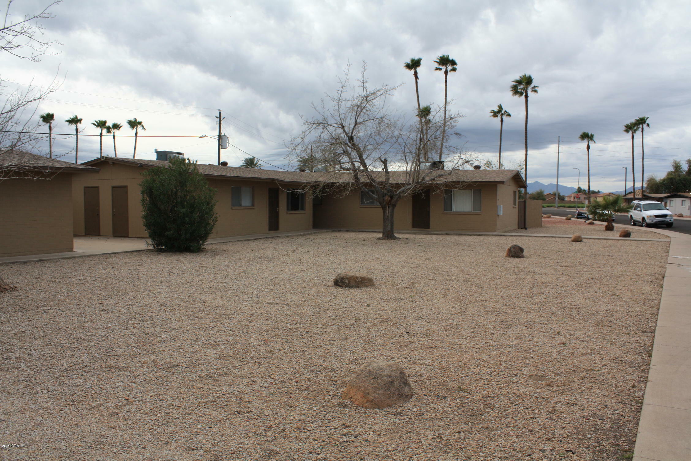 Property Photo:  7019 /7027 N 76th Avenue  AZ 85303 