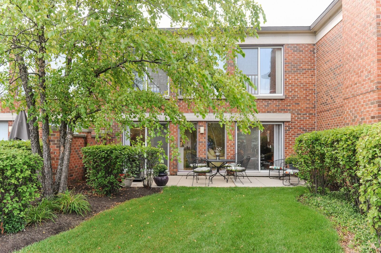 Property Photo: 515 Kelburn Road IL 60015