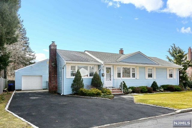 Property Photo:  35 Dyer Avenue  NJ 07630 