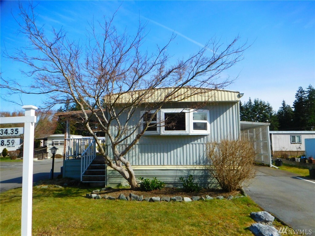 Property Photo:  11622 Silver Lake Rd 33  WA 98208 