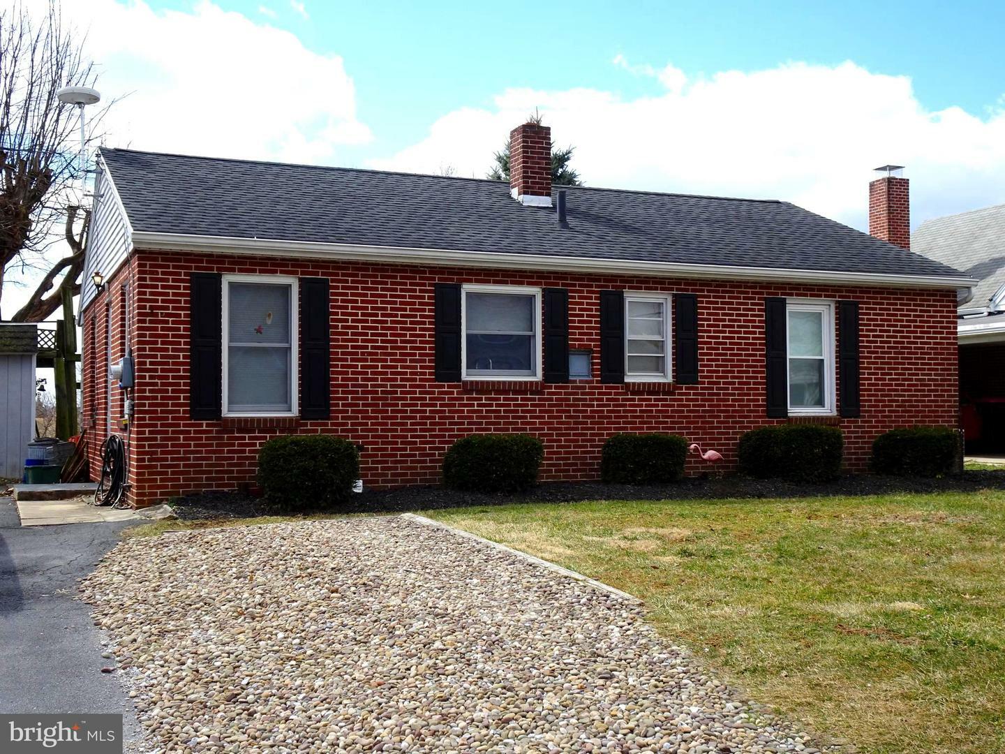 Property Photo:  2148 Lincoln Way E  PA 17202 