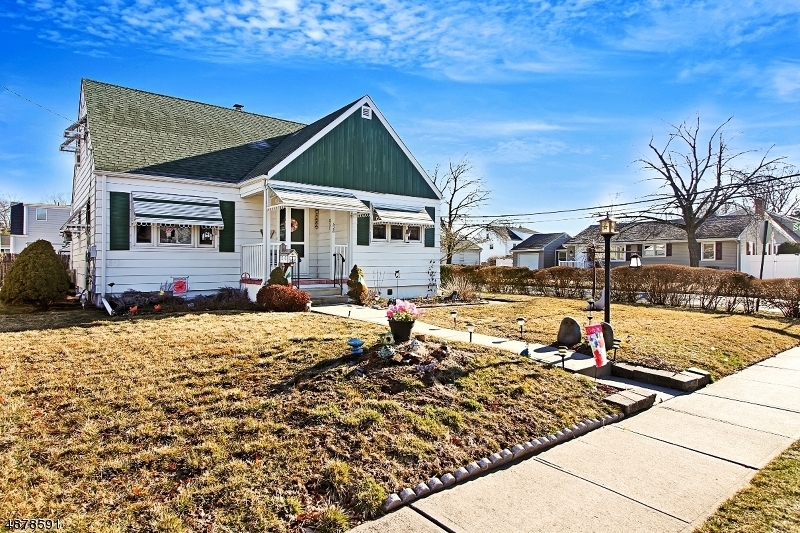 Property Photo:  528 Fairview Ave  NJ 08846 