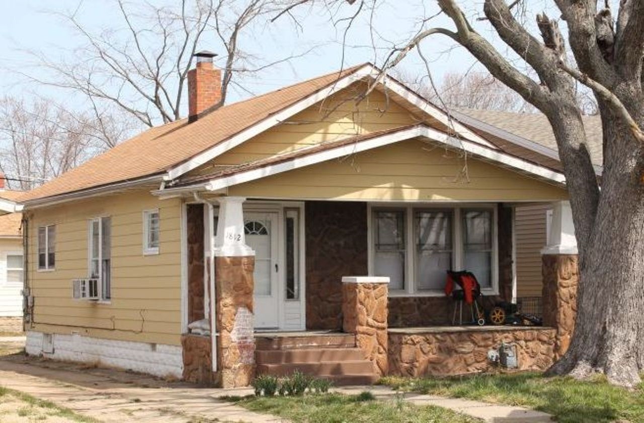 Property Photo:  1812 E Morgan Ave  IN 47711 