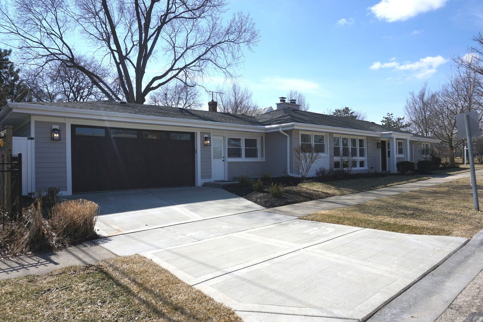 Property Photo: 801 South Brainard Avenue IL 60525
