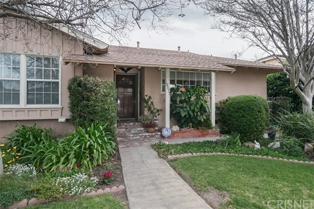 Property Photo:  18633 Gledhill Street  CA 91324 