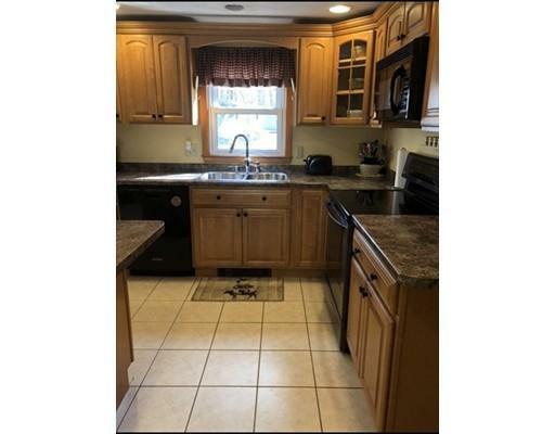 Property Photo: 26 Mayflower Cir MA 01524