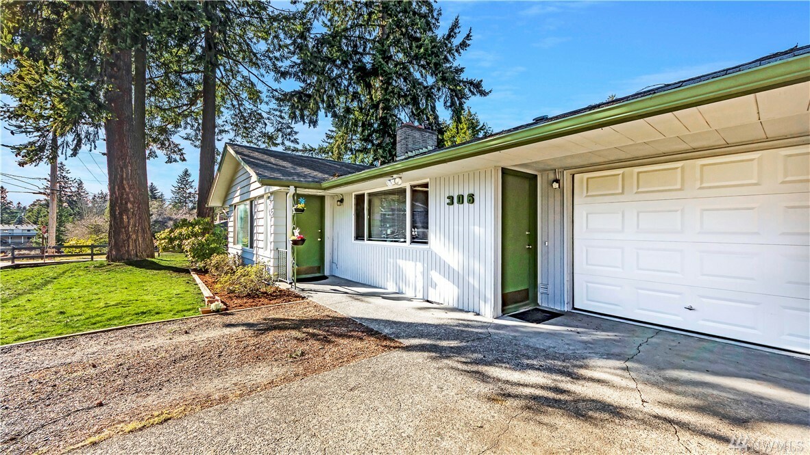 Property Photo:  306 S 206th St  WA 98198 