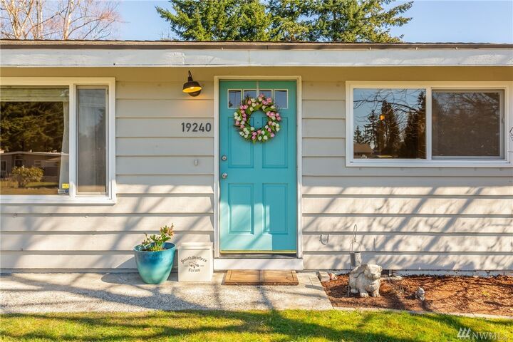 Property Photo:  19240 5th Ave S  WA 98148 