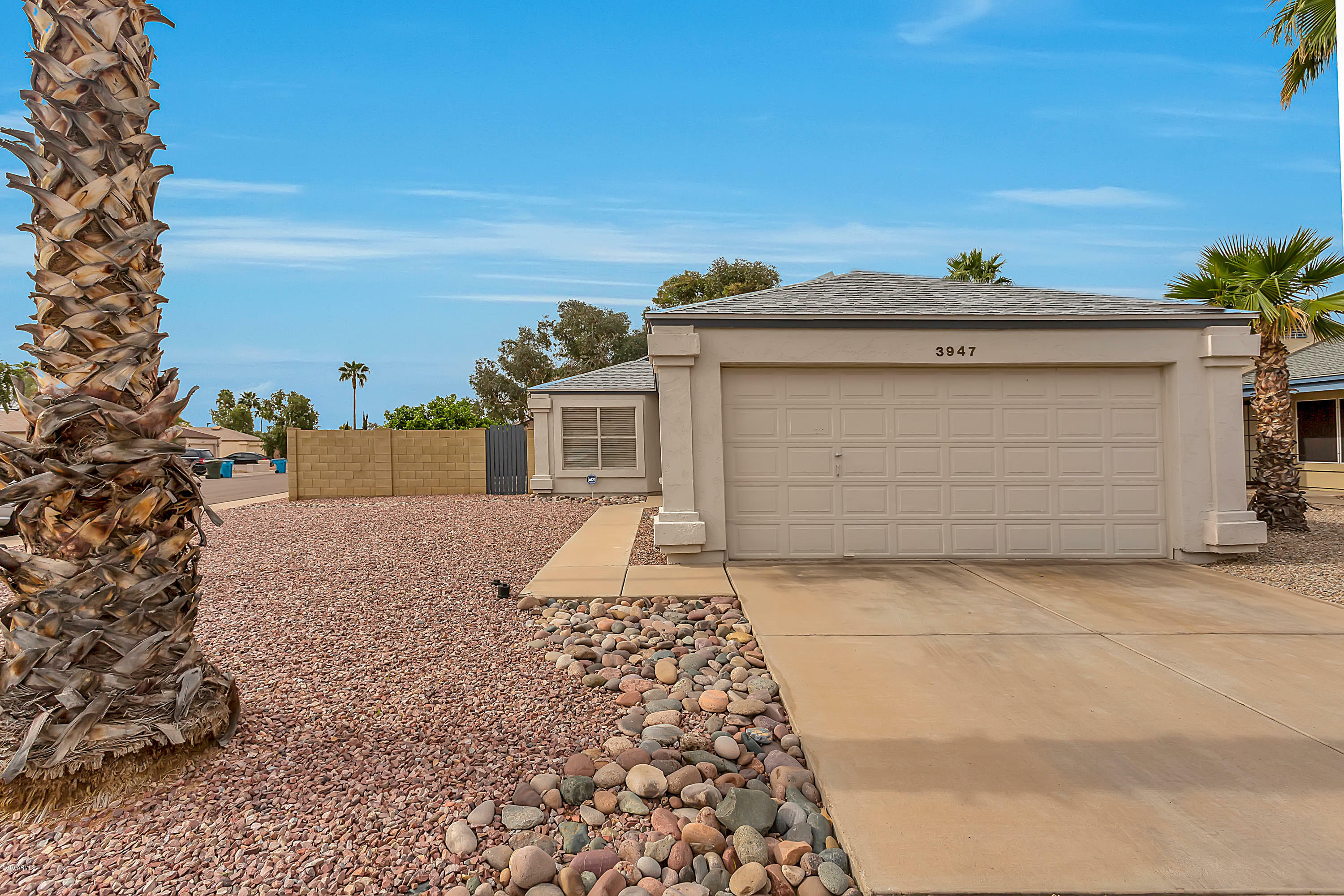 Property Photo:  3947 W Camino Del Rio Street  AZ 85310 