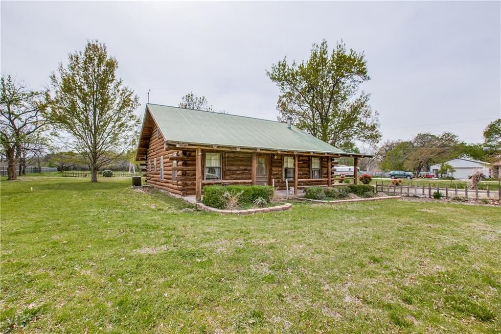 Property Photo:  3912 Curry Road  TX 76001 