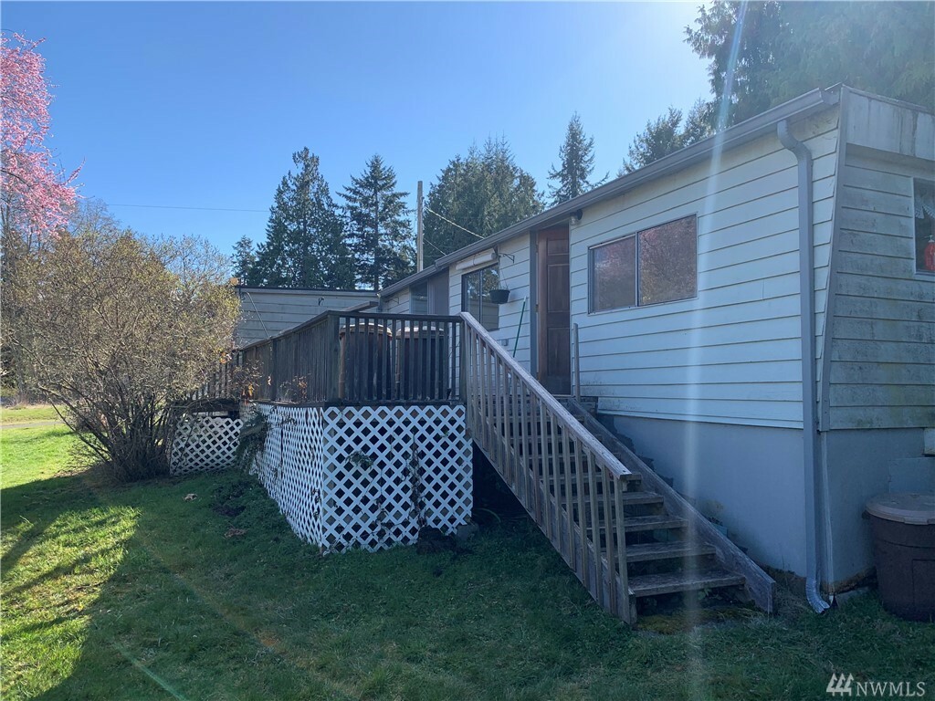 Property Photo:  110 W Maple St  WA 98365 