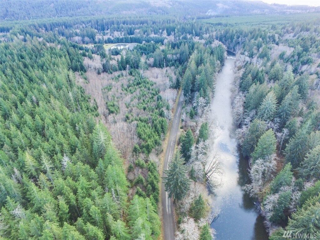 Property Photo: 1070 Pavel Rd WA 98305