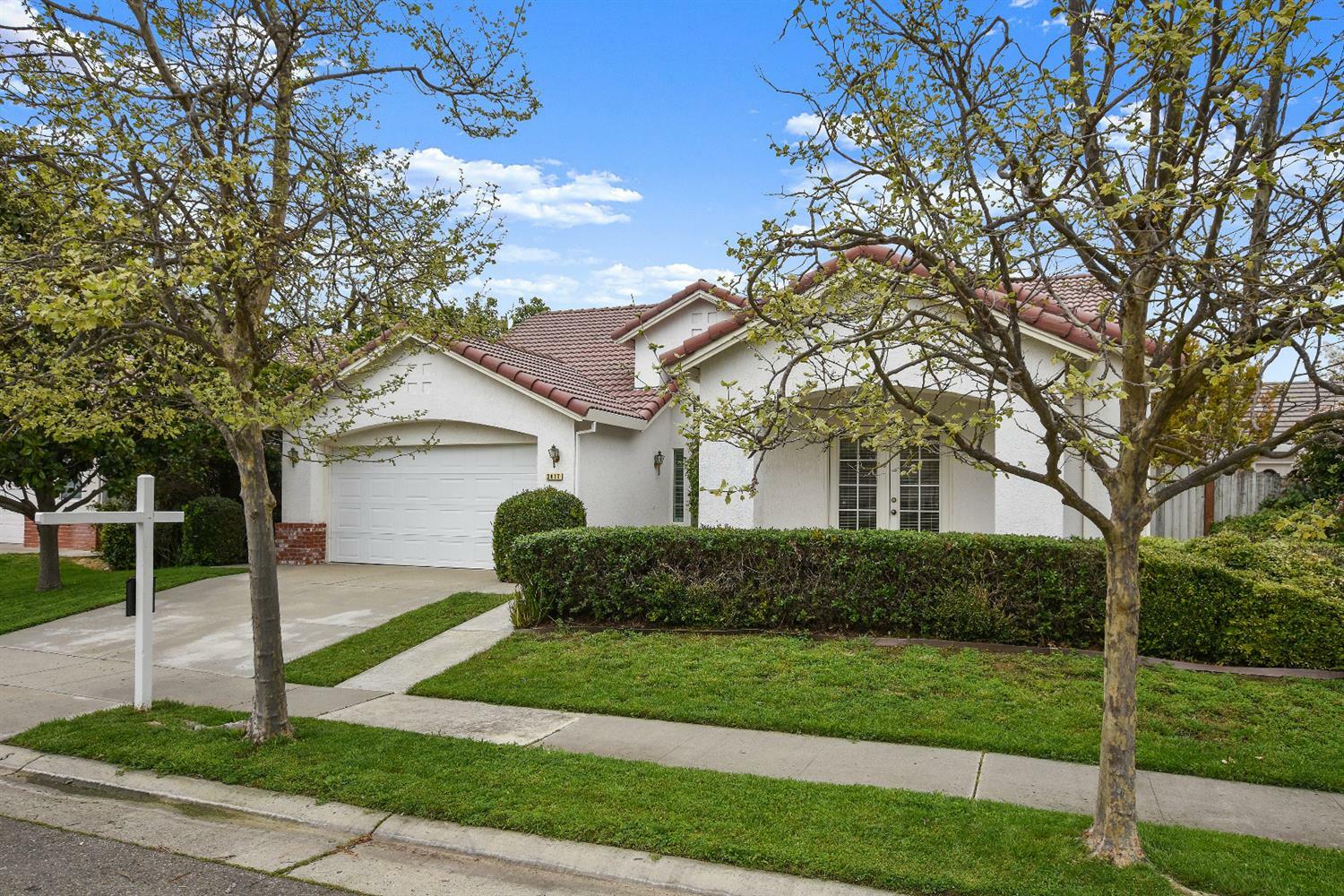Property Photo: 3417 Grimshaw Way CA 95758