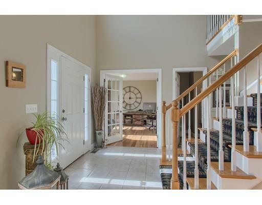 Property Photo: 5 Tavern Circle MA 01886