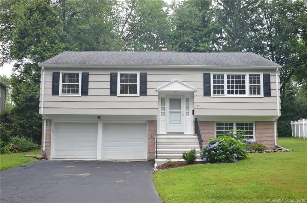 Property Photo:  97 Robin Lane  CT 06824 
