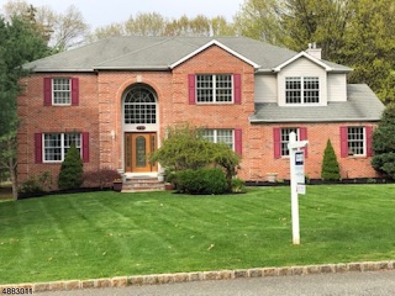Property Photo: 1 Shaws Farm Ct NJ 07869