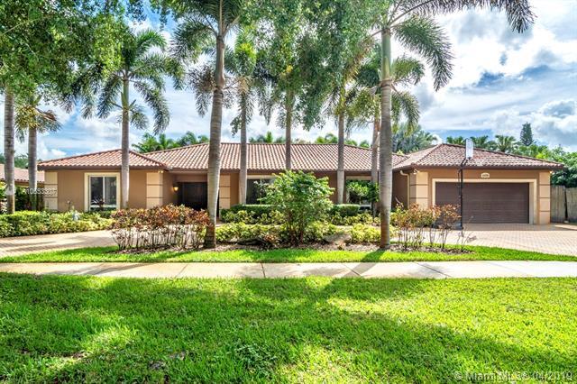 Property Photo: 16105 W Prestwick Pl FL 33014