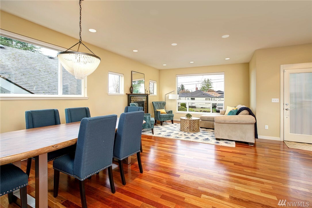 Property Photo:  3955 SW Elmgrove St  WA 98136 