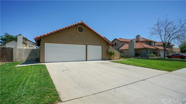 Property Photo:  13860 Calada Drive  CA 92553 