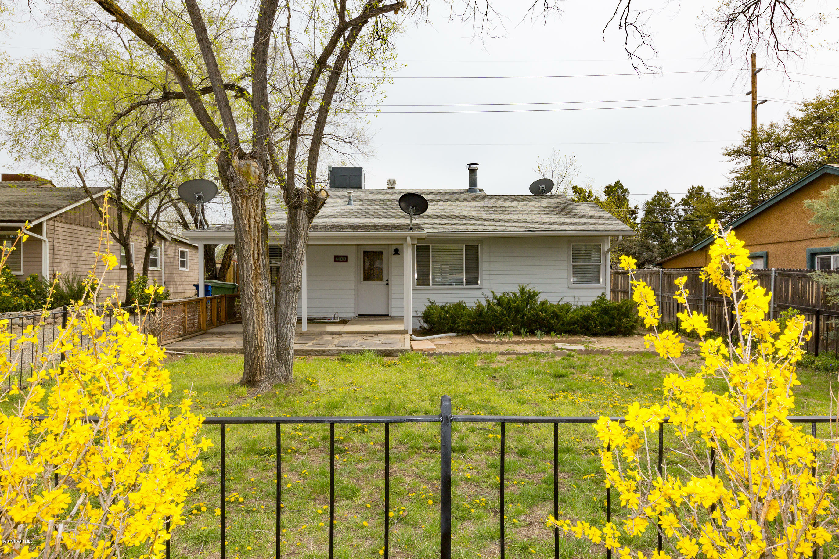 Property Photo:  731 Flora Street  AZ 86301 