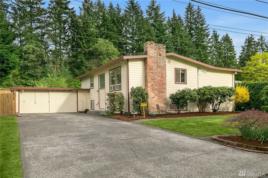 Property Photo:  5254 123rd Ave SE  WA 98006 