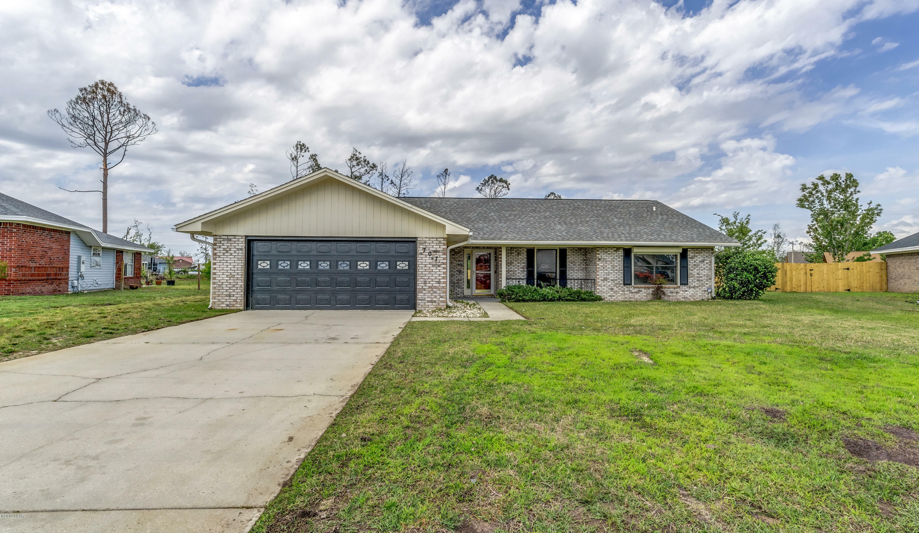 Property Photo: 707 Plantation Circle FL 32404