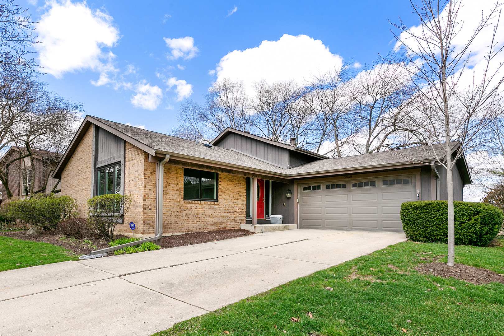 Property Photo:  2040 Carriage Hill Road  IL 60532 