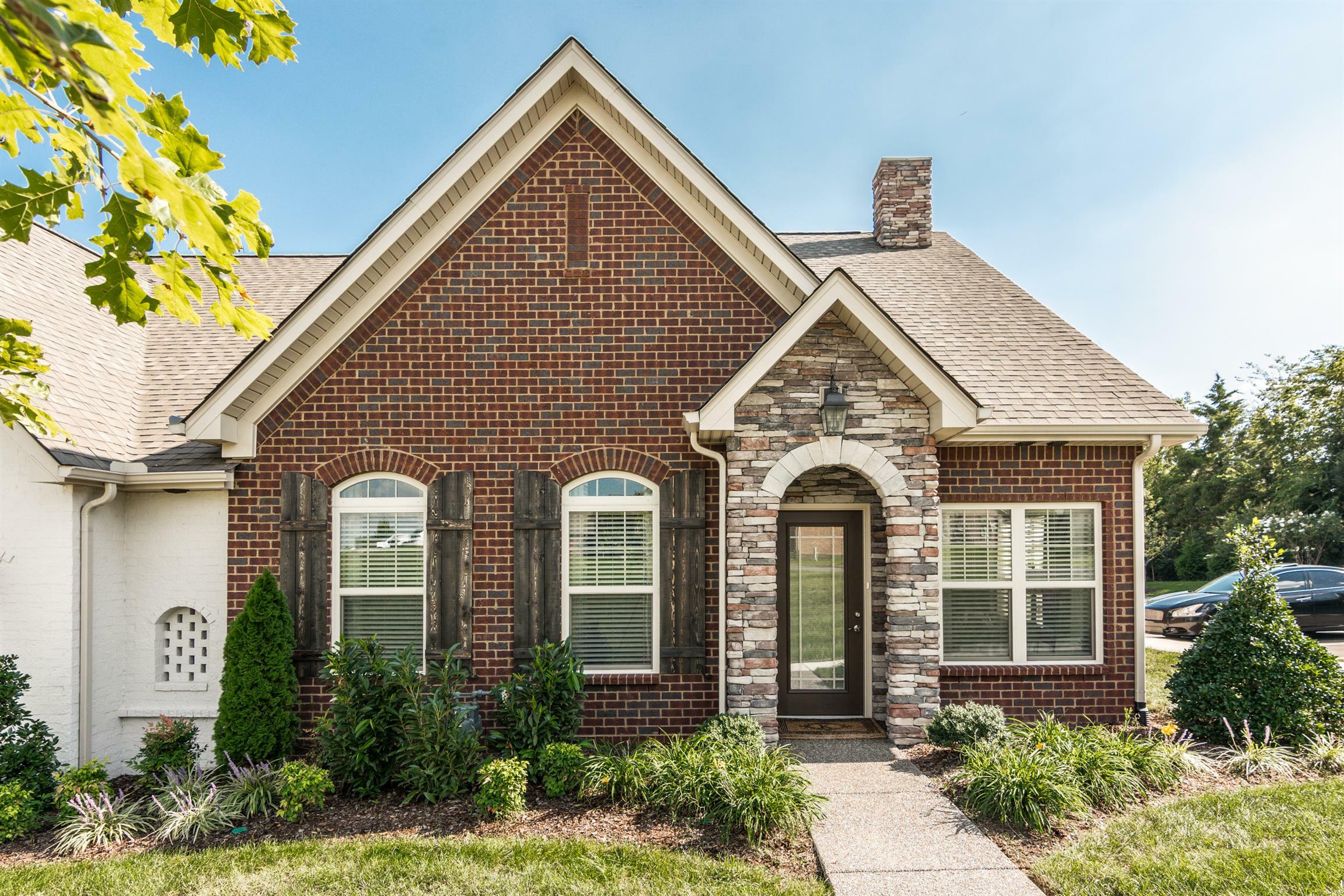 Property Photo: 316 Westminster Dr TN 37066