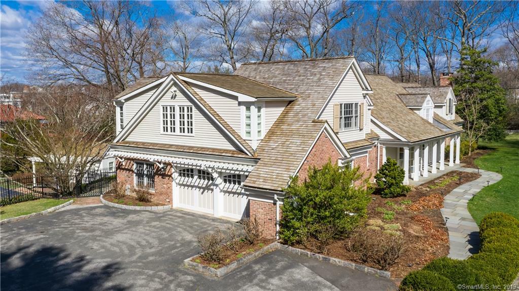 Property Photo:  2 Lakewood Circle South  CT 06830 