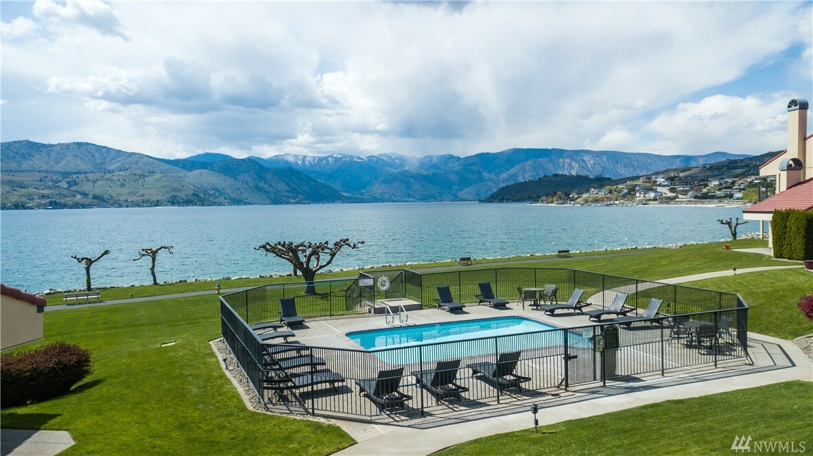 Property Photo: 100 Lake Chelan Shores Dr 4-1 WA 98816