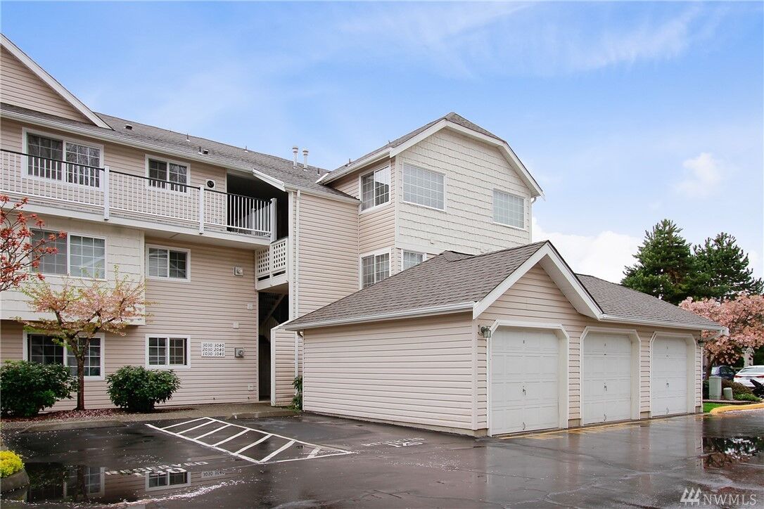Property Photo: 12505 4th Ave W 1040 WA 98204