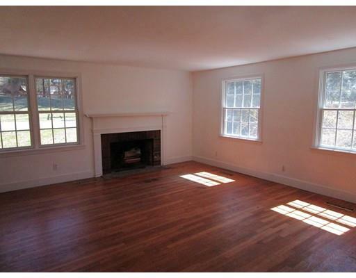 Property Photo:  7 Ethan Allen Drive  MA 01720 