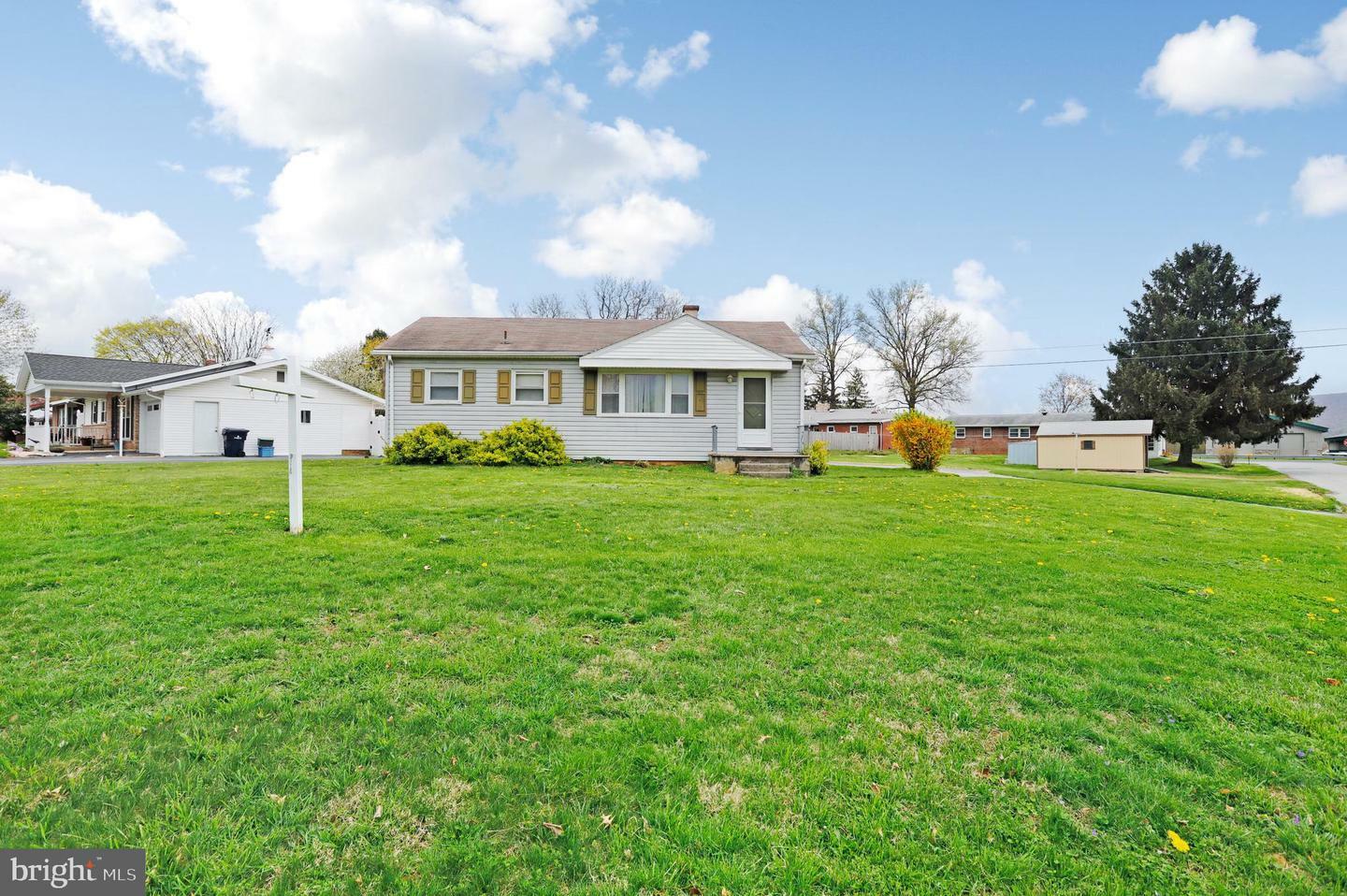 Property Photo:  19 Lincoln Drive  PA 17222 