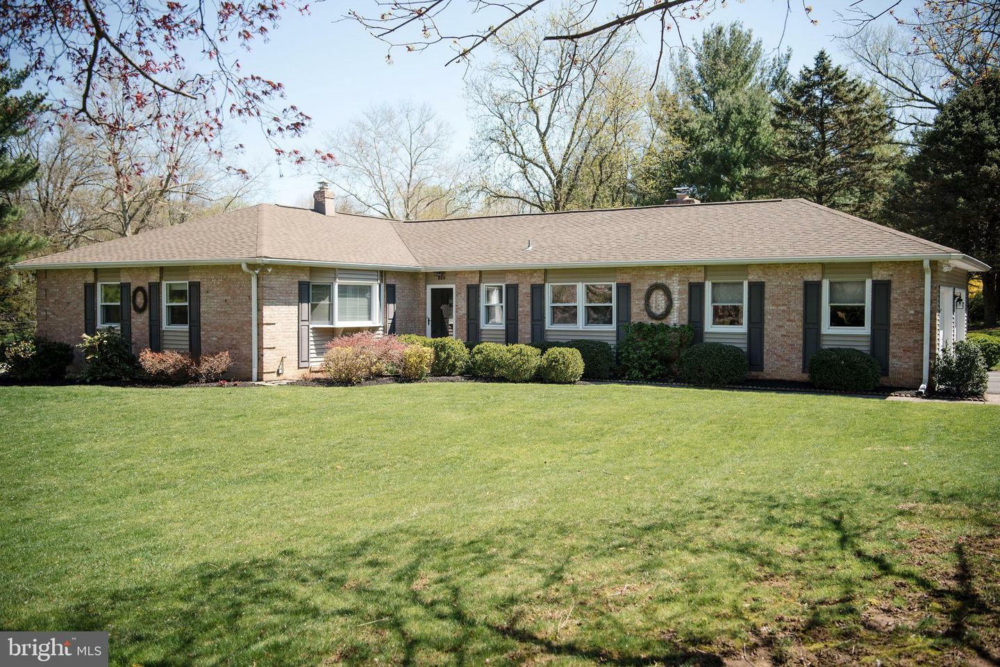 Property Photo: 800 Kimberly Lane PA 19382