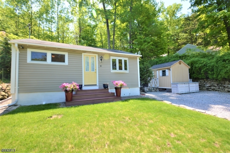 Property Photo:  42 Winona Trl  NJ 07849 