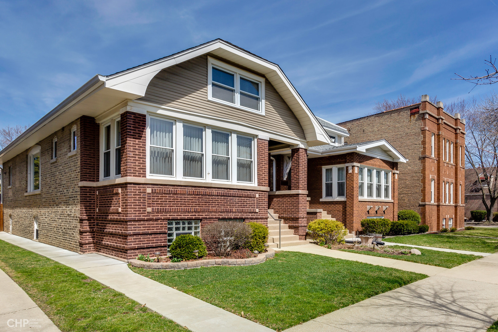 Property Photo:  5406 West Wilson Avenue  IL 60630 