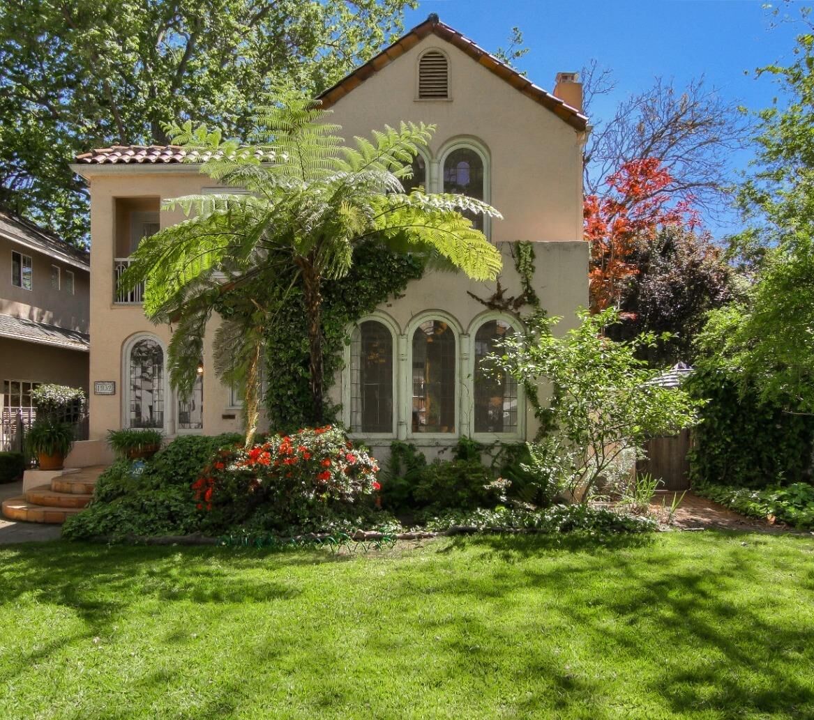 Property Photo:  1932 Bidwell Way  CA 95818 