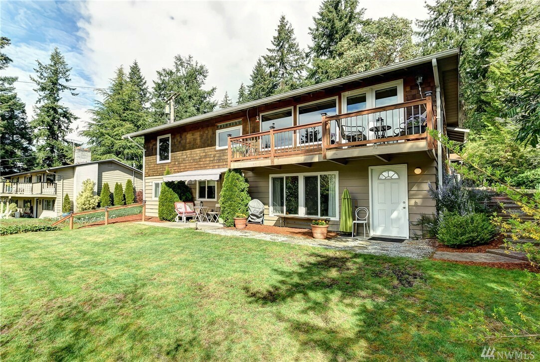 Property Photo:  1838 140th Place SE  WA 98007 