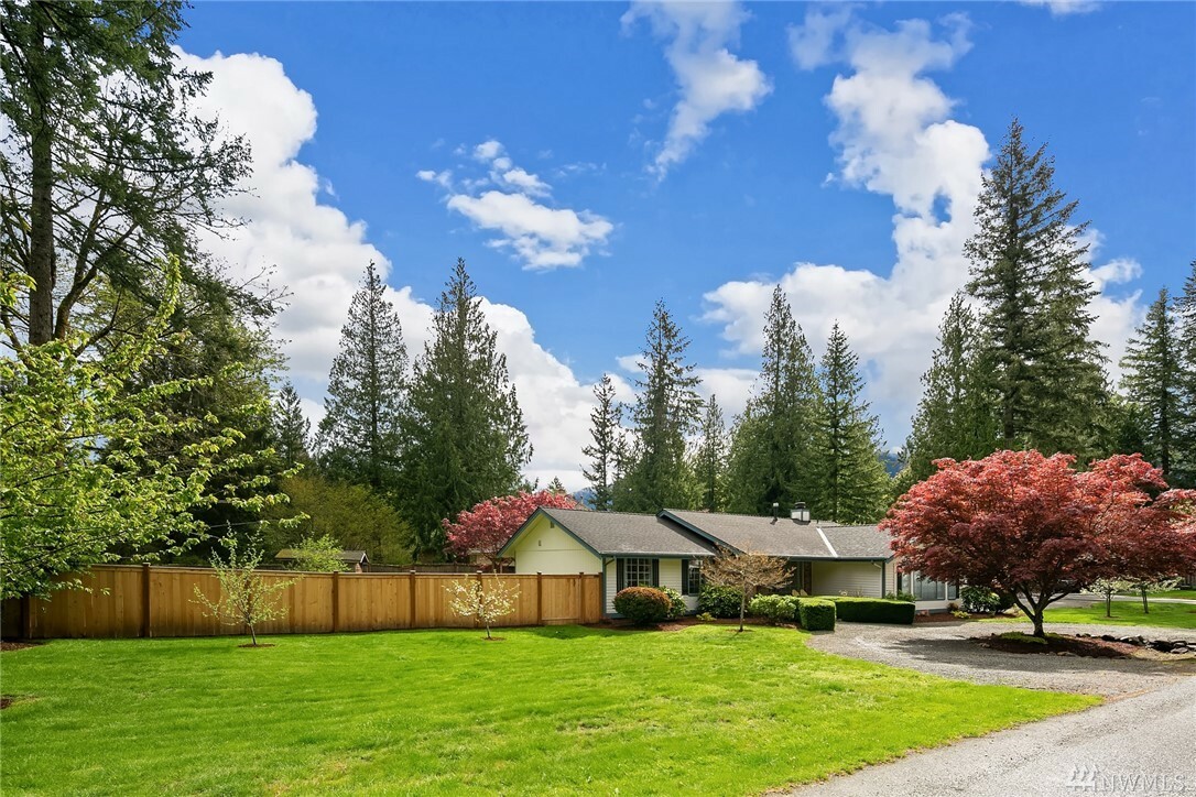 Property Photo:  44007 SE 142nd St  WA 98045 