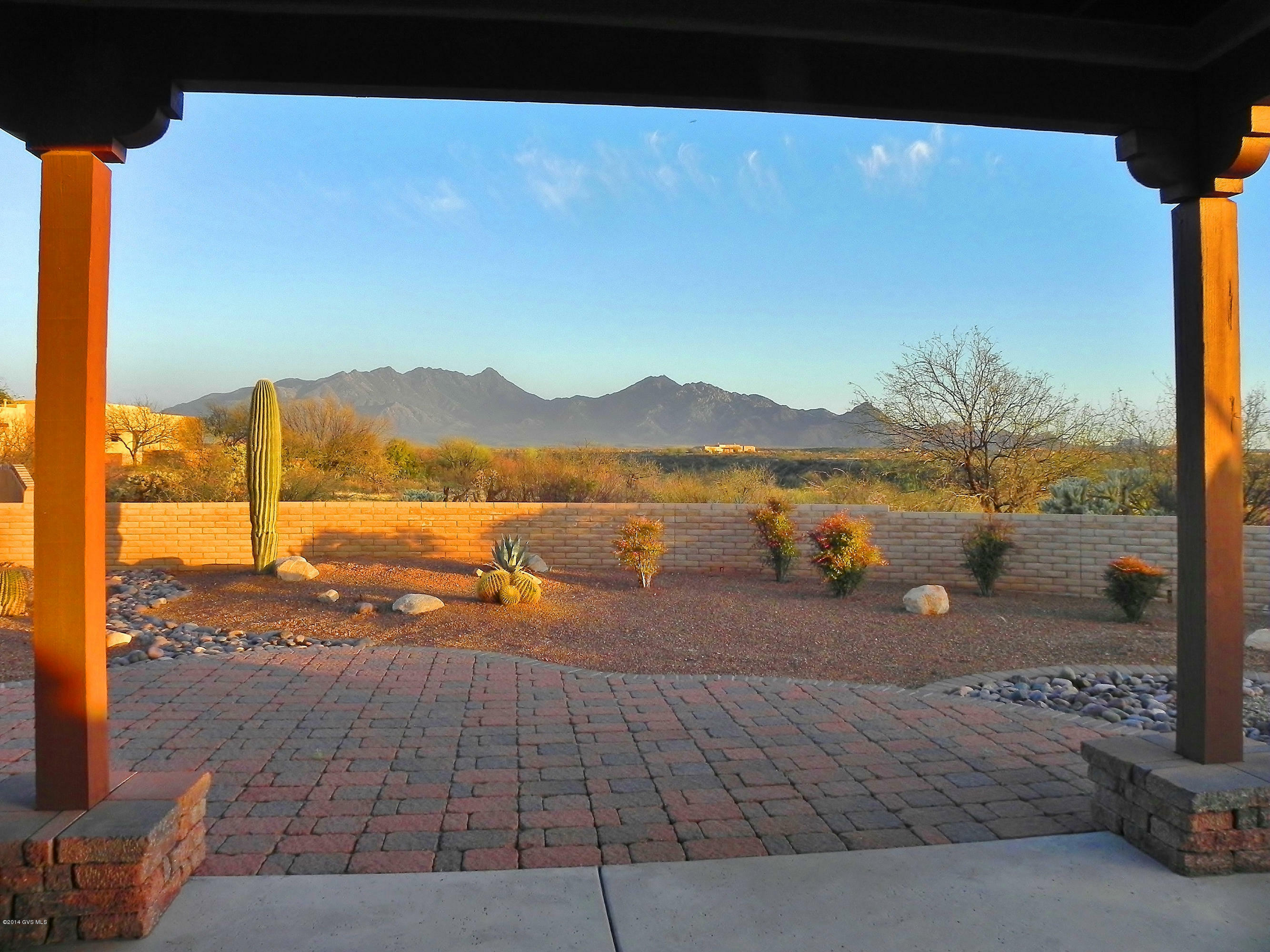 Property Photo:  376 E Corte Pasadera Verde  AZ 85614 