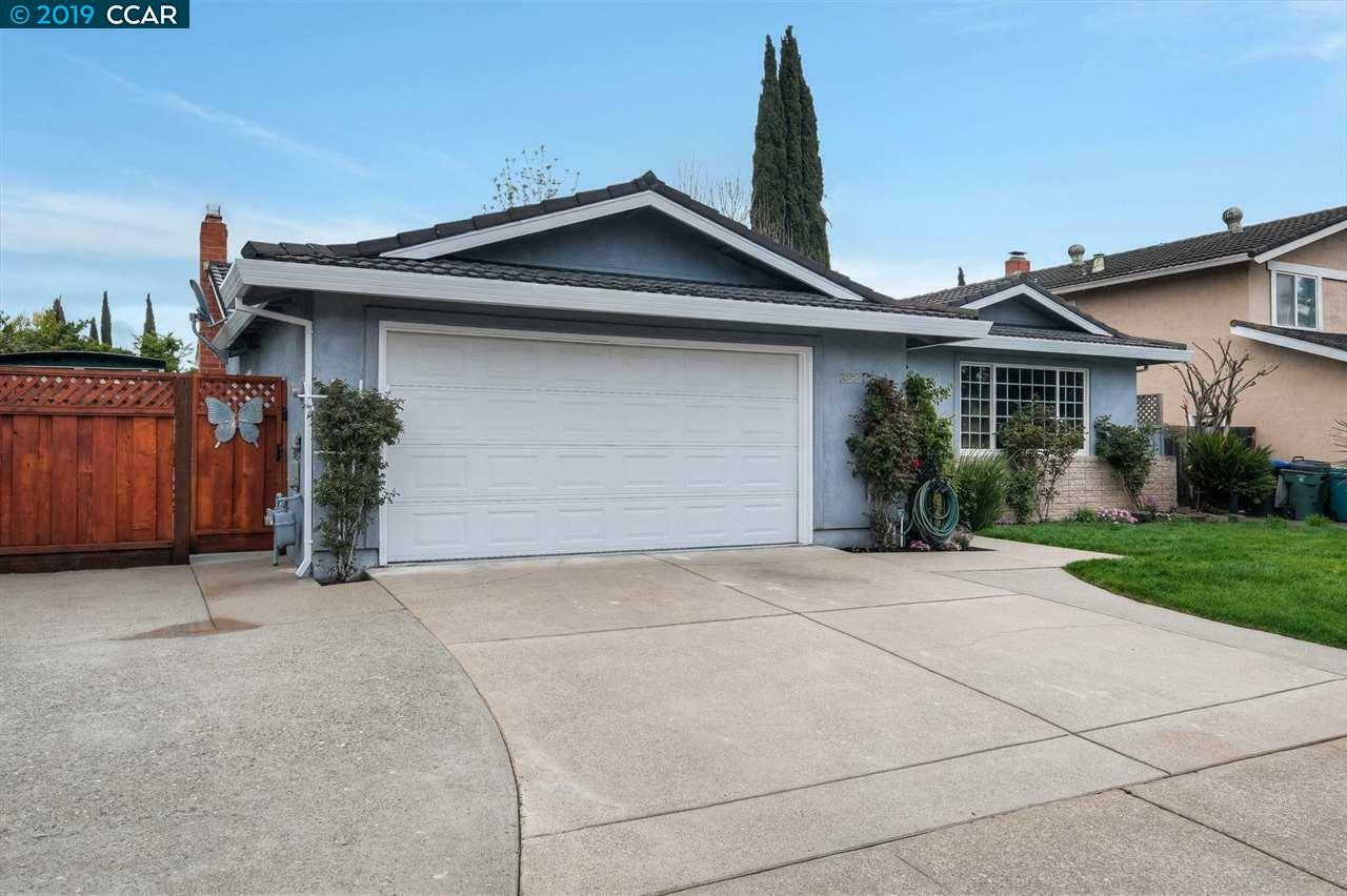 Property Photo:  3221 Balmoral Ct  CA 94588 