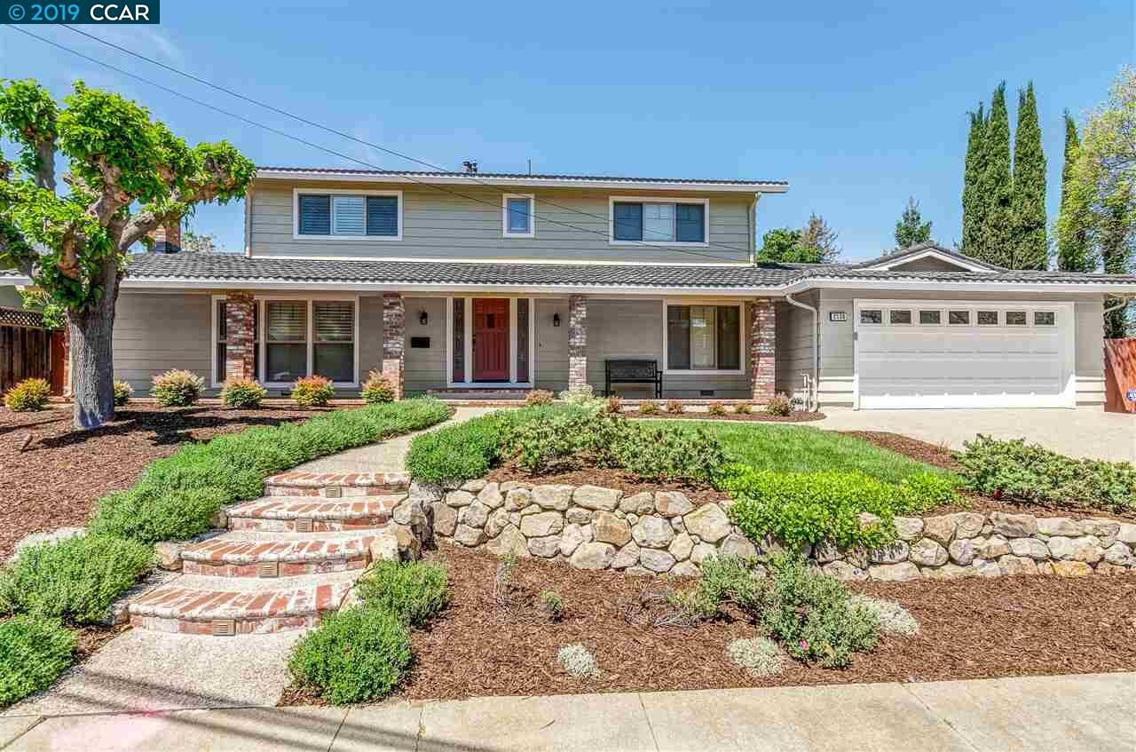 Property Photo: 2130 Comistas Dr CA 94598
